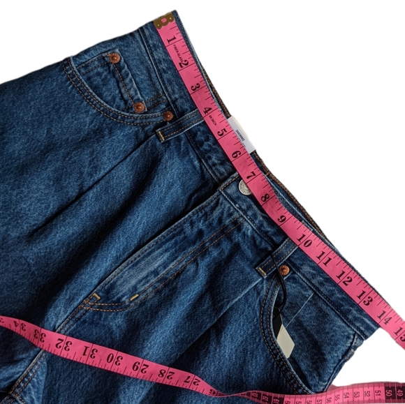 Levi's Super High Rise Ribcage Shorts - Picture 4 of 7